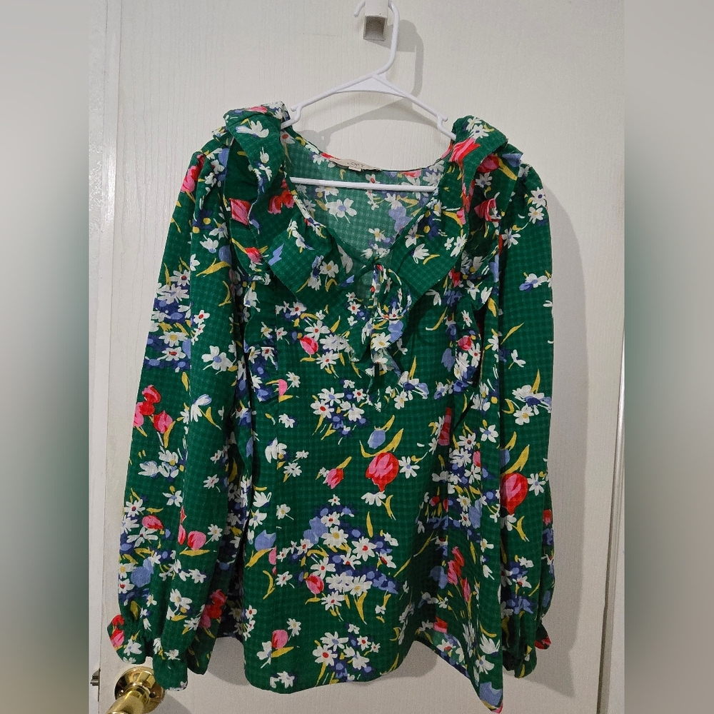 XXL LOFT Beautiful Green Multicolored Floral Blouse,Ties In Front.